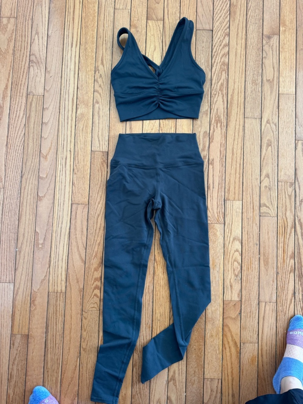 Alo yoga wild thing bra and high waist airbrush leggings in anthracite